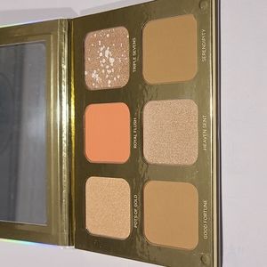 True + Luscious Lucky Glow Pallet